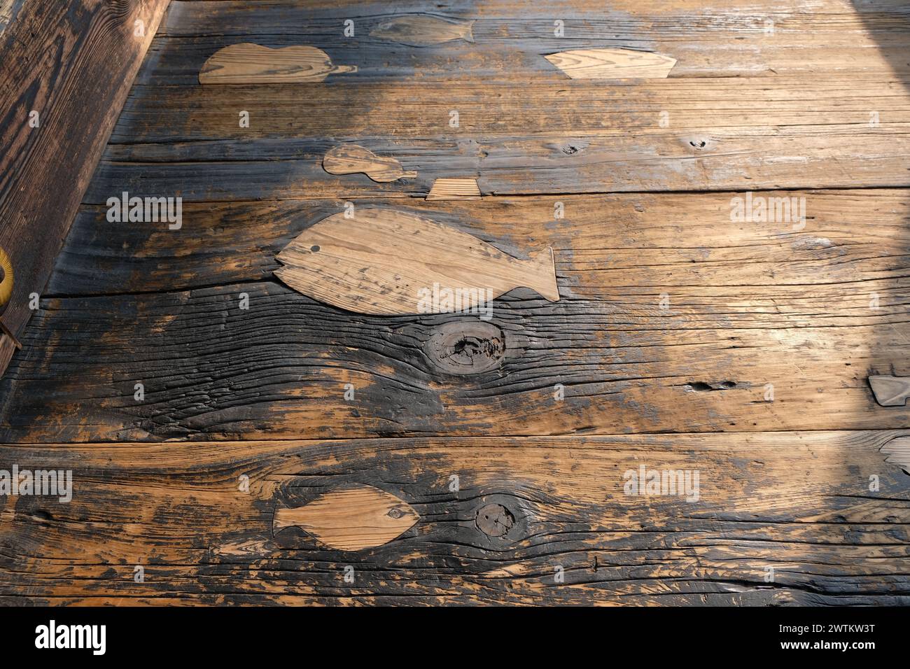 Riparazione di pavimenti in legno a Nishi Honganji, sito patrimonio dell'umanità dell'UNESCO Foto Stock