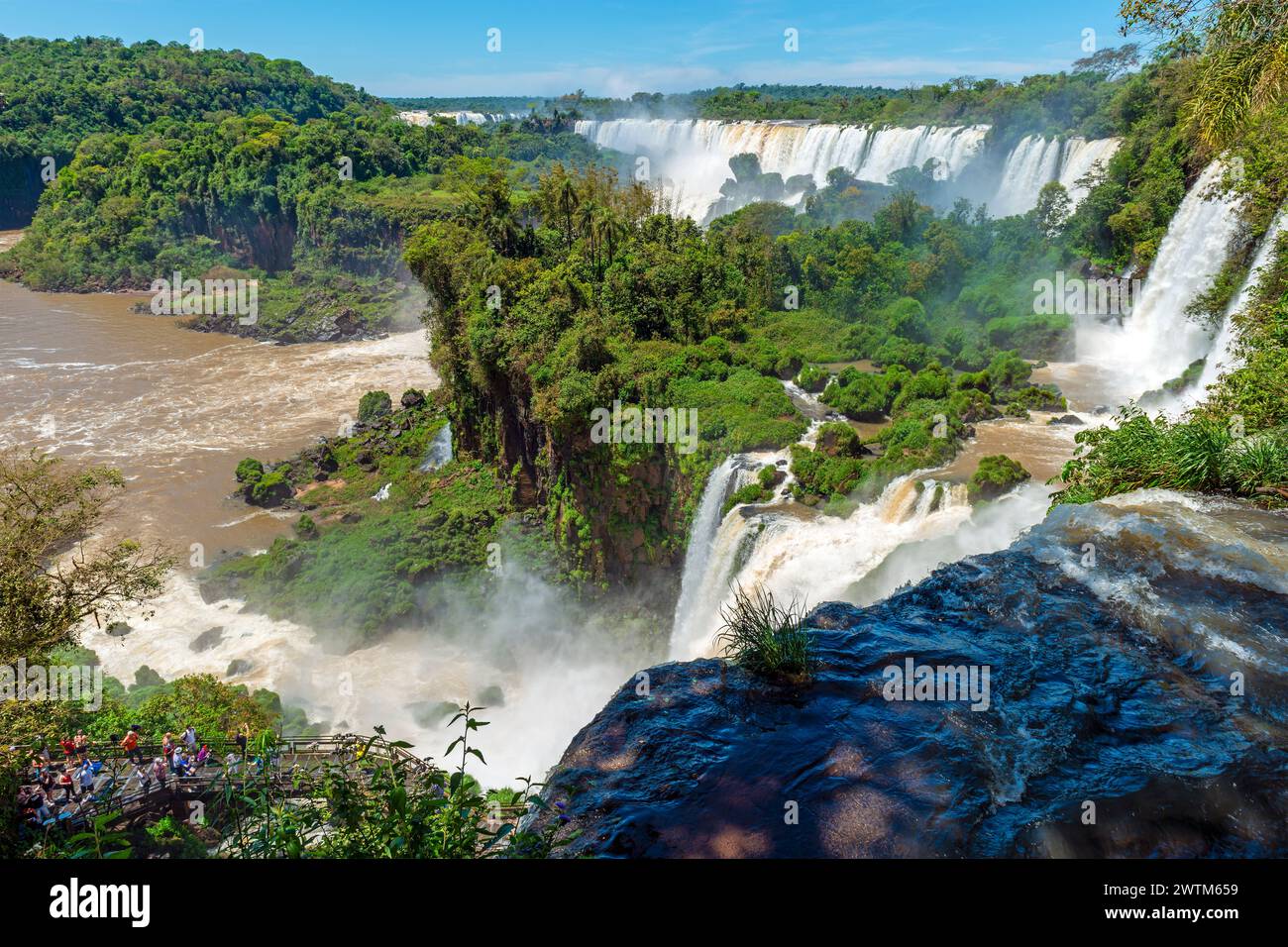 Paesaggio grandangolare delle cascate dell'Iguazú, Argentina. Foto Stock