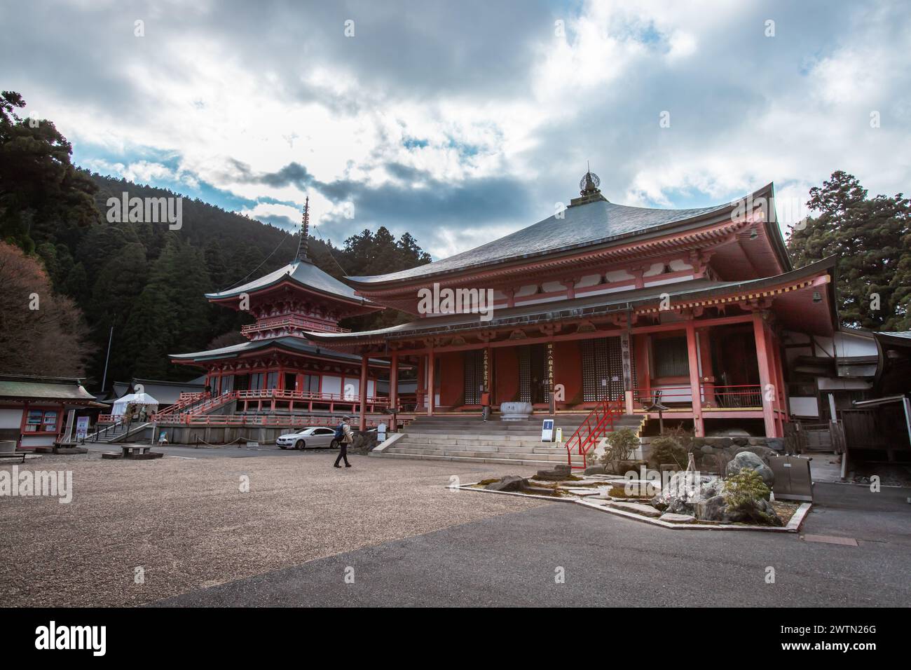 Pagoda Est nel Tempio di Enryakuji in un'atmosfera mistica. Hieizan Enryaku-ji è un monastero di Tendai situato sul monte Hiei. Hokkesoujiintoutou. Foto Stock