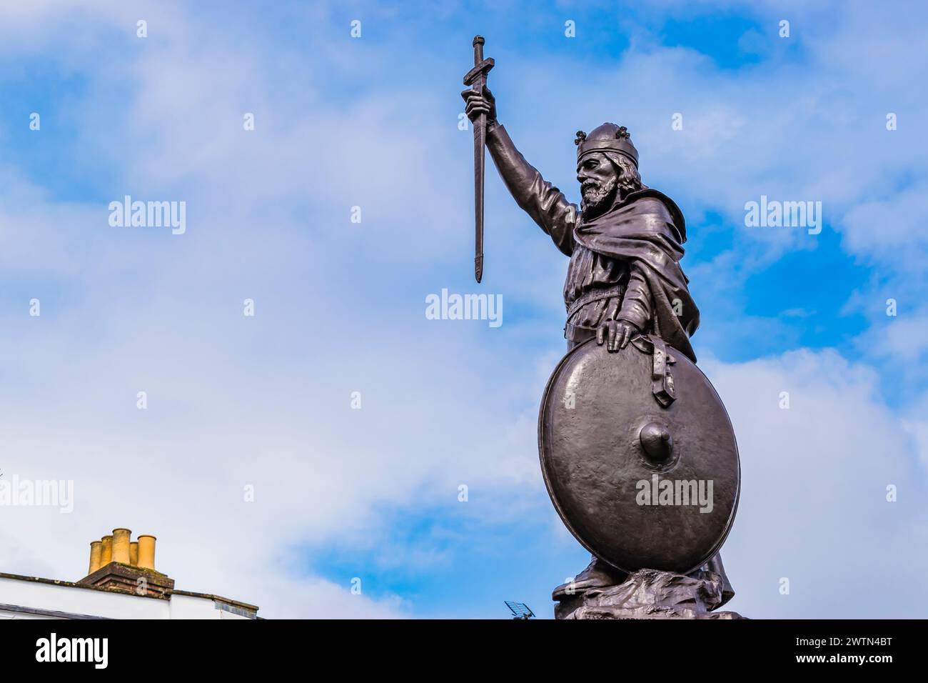 Statua di Alfred il Grande di Hamo Thornycroft a Winchester, Hampshire, Inghilterra, Regno Unito, Europa Foto Stock