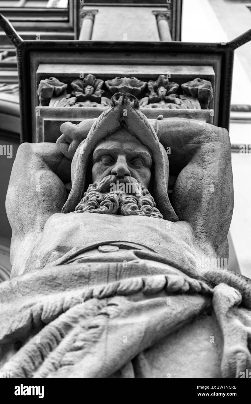 Il Museum Five Continents, situato sulla Maximilianstrasse, è un museo di opere d'arte non europee e oggetti di valore culturale. Foto Stock