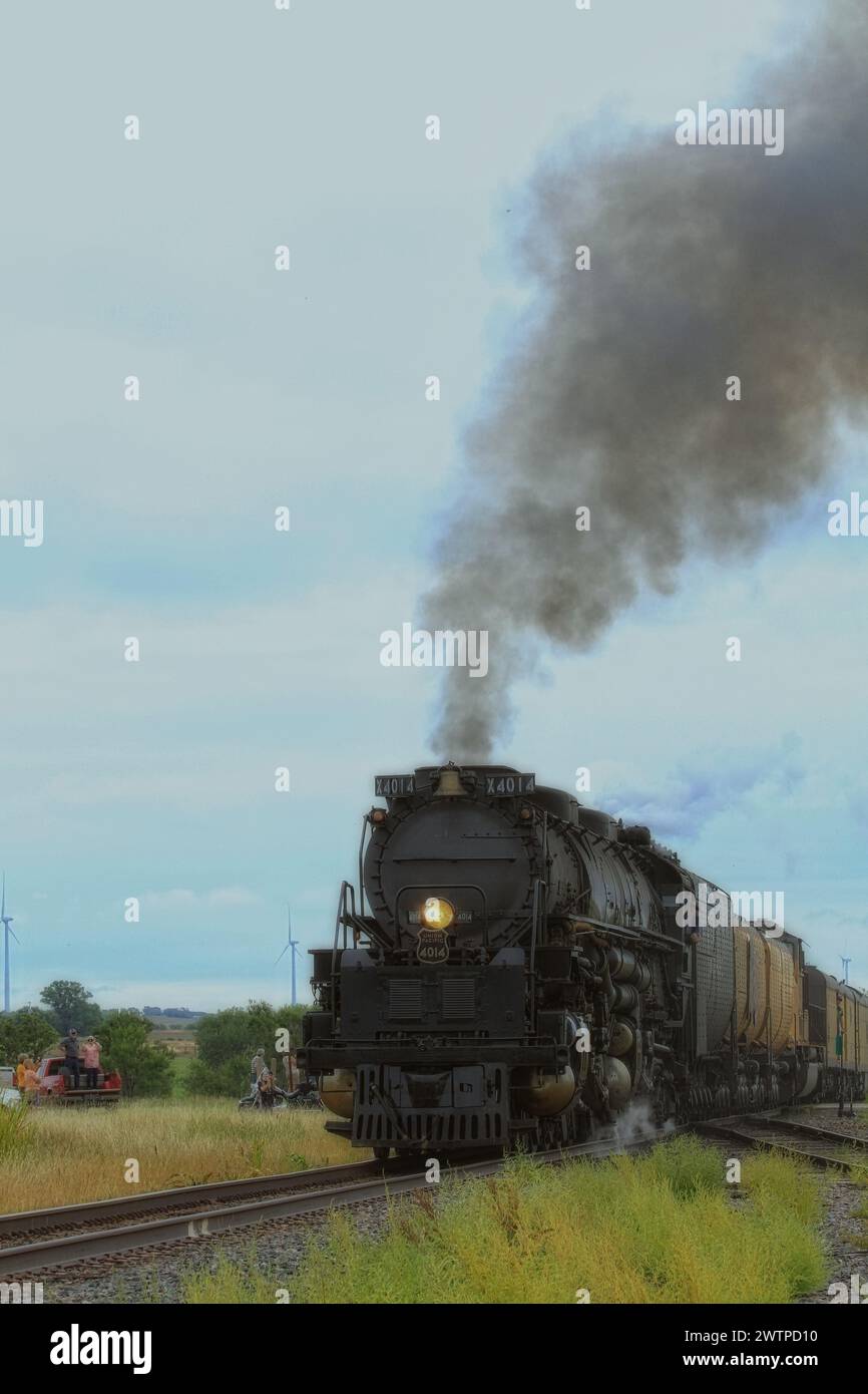 Treno a vapore Big Boy 4014 a Wilson Kansas USA sui binari ferroviari Foto Stock
