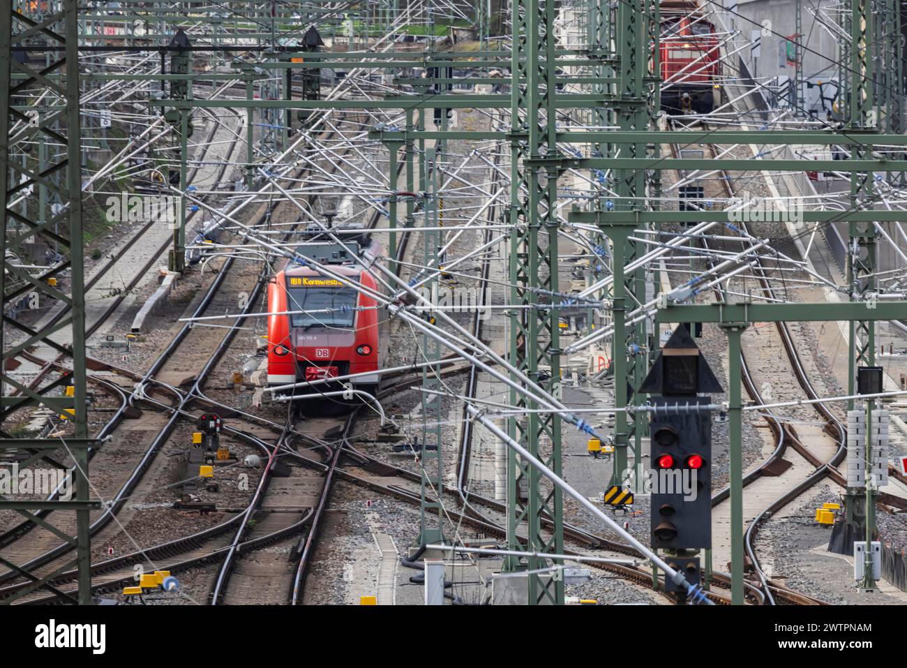 Nuovi binari ferroviari di Untertuerkheim. La rete di binari è stata riorganizzata come parte di Stoccarda 21. Tra le altre cose, ci sono 33 binari per i treni Foto Stock