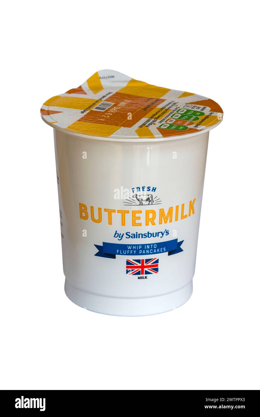 Scatola vaschetta di latte fresco di Buttermilk di Sainsburys isolata su sfondo bianco - pastorizzata coltivata di siero di latte di Sainsbury's Sainsbury Foto Stock