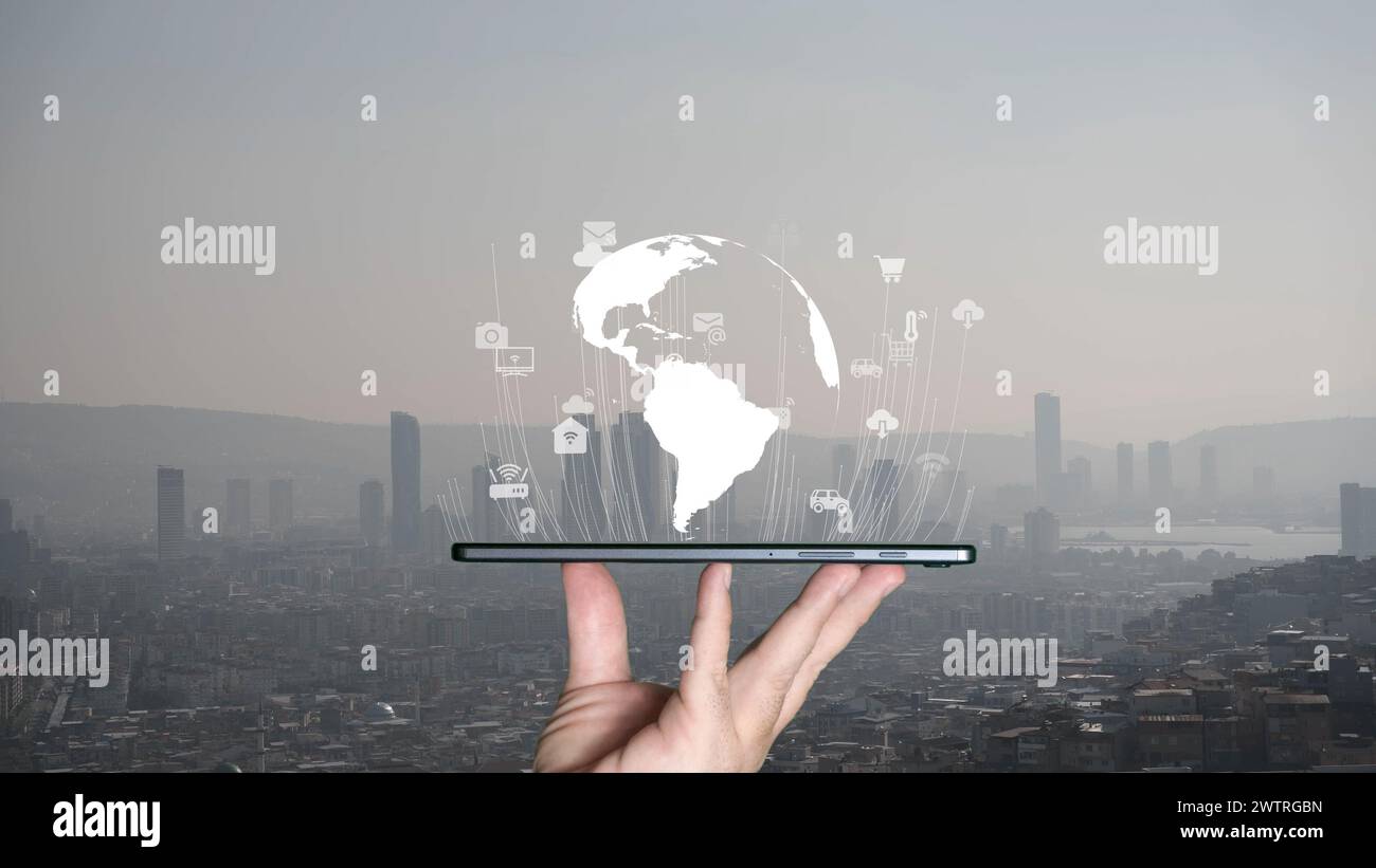Tecnologia Omni Channel del metodo di business del retail online. Il marketing multicanale sulla piattaforma di social media offre il servizio di pagamento via Internet ch Foto Stock