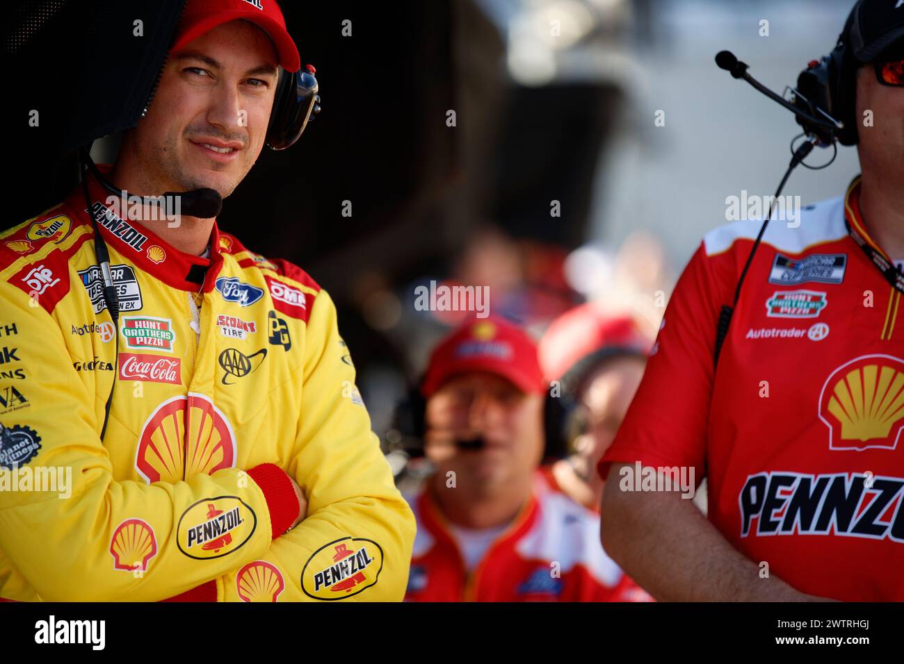 Joey Logano si prepara a fare pratica per la Food City 500 a Bristol, Tennessee, Stati Uniti.(Credit Image: © Stephen A Arce Action Sports Photography/Cal Sport Media) Foto Stock