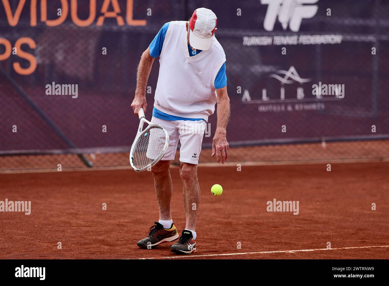 Manavgat, Antalya, Turchia. 19 marzo 2024. Herbert Althaus (GER) serve SOLO durante i Campionati mondiali a squadre e individuali 2024 65-90 (Credit Image: © Mathias Schulz/ZUMA Press Wire). Non per USO commerciale! Foto Stock