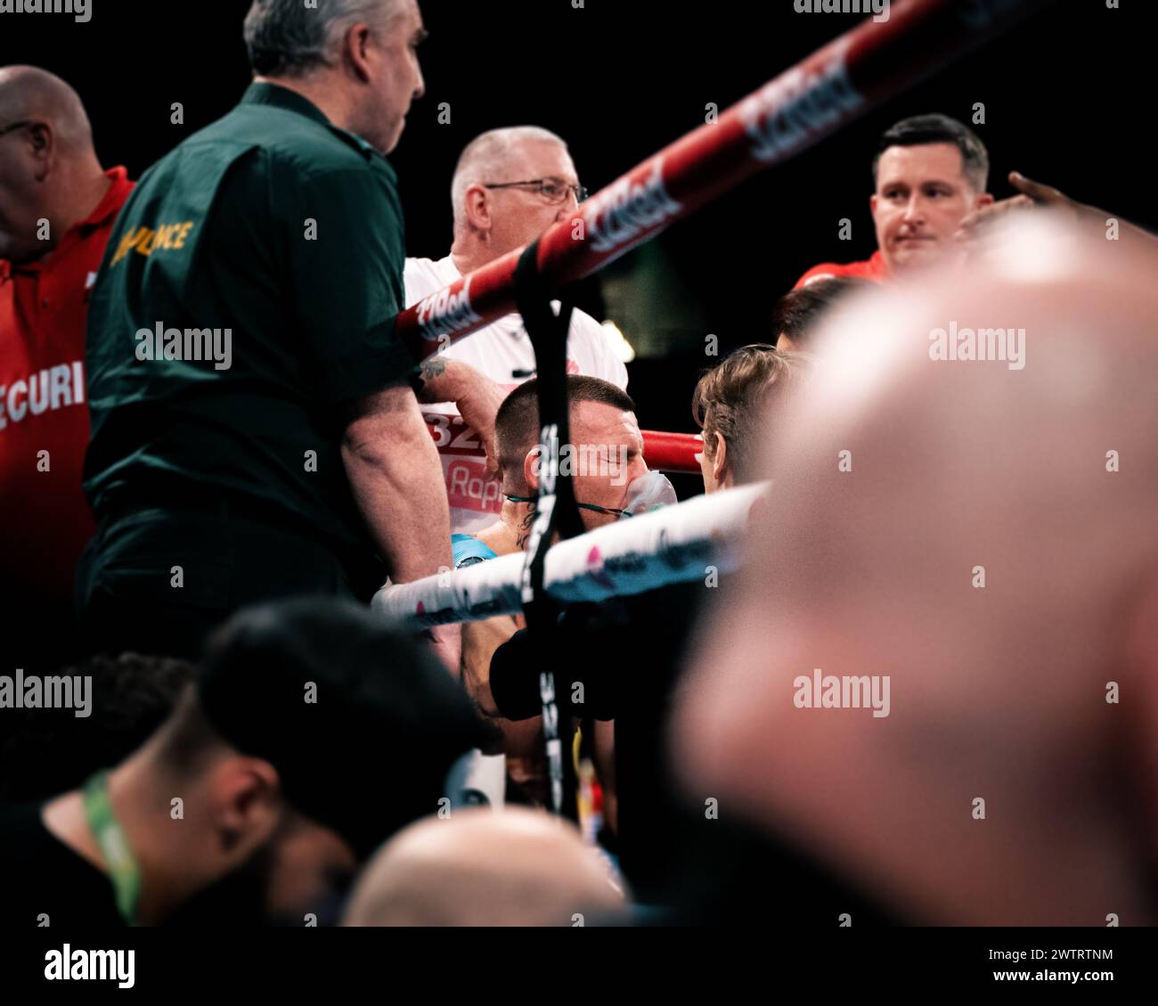 Hamzah Sheeraz vs. Liam Williams - WBC Silver and Commonwealth Middleweight Championships durante Queensberry Promotions Show Sheeraz vs Williams alla Copper Box Arena sabato 10 febbraio 2024 a LONDRA, INGHILTERRA. Foto Stock