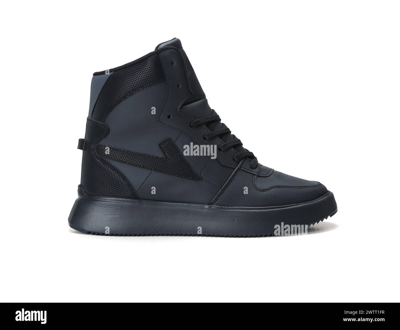 Scarpe da ginnastica alla caviglia immagini e fotografie stock ad alta risoluzione Alamy