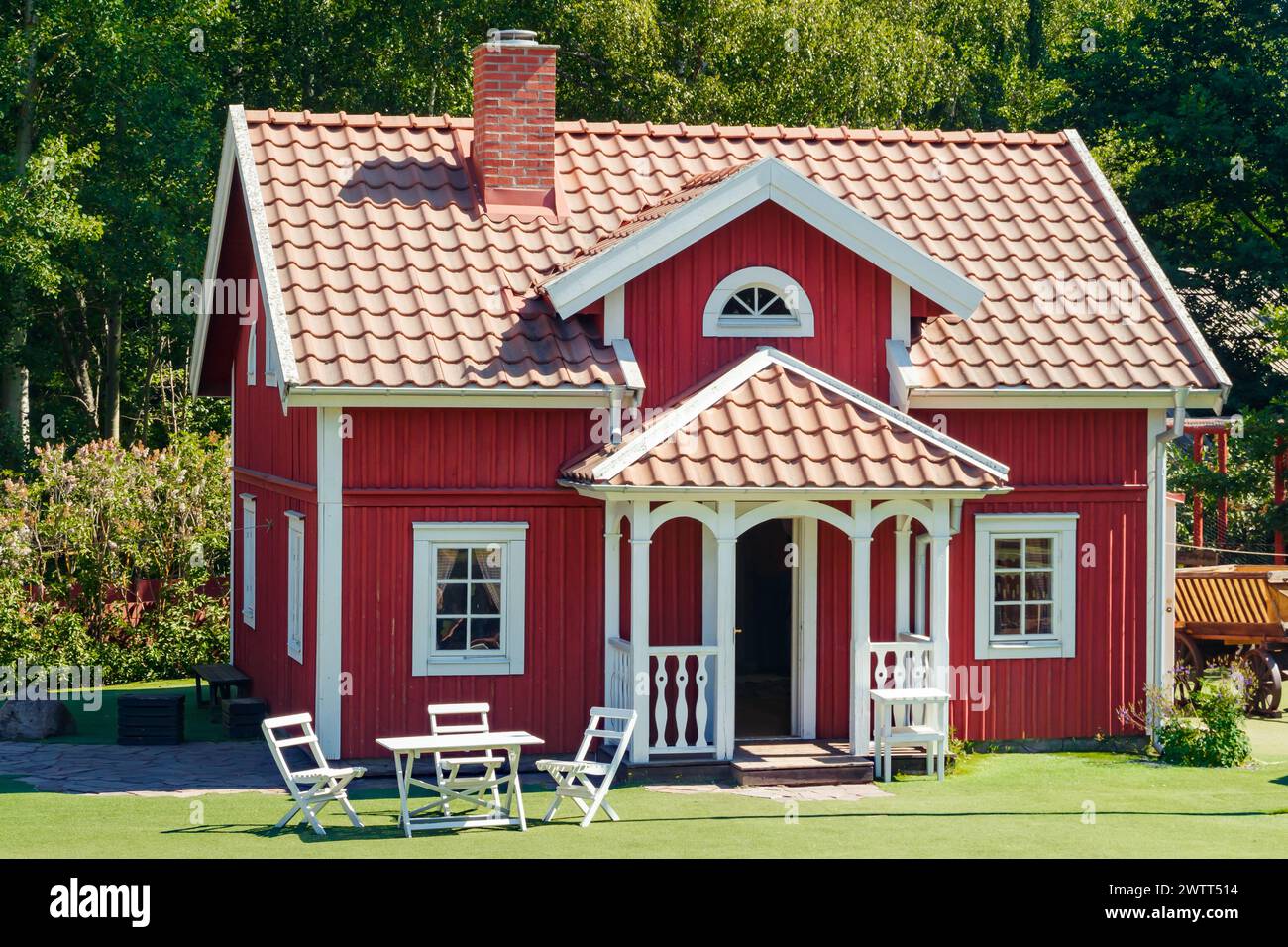 VIMMERBY, SVEZIA - 14 giugno 2023: Parco a tema Astrid Lindgren's World, casa Emil di Lonneberga. Foto Stock