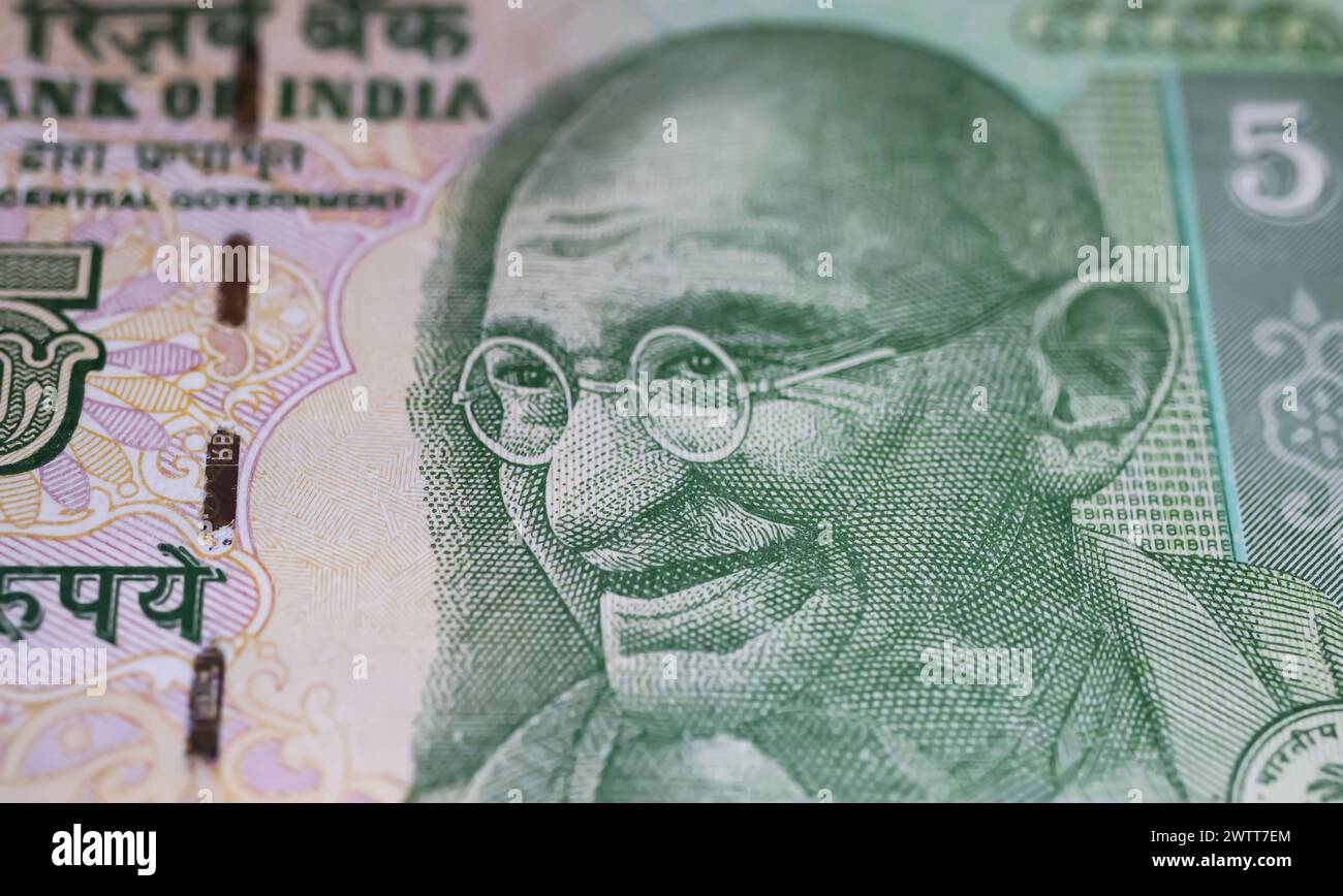 Ritratto ravvicinato del Mahatma Gandhi sulla vecchia banconota indiana in rupie Foto Stock