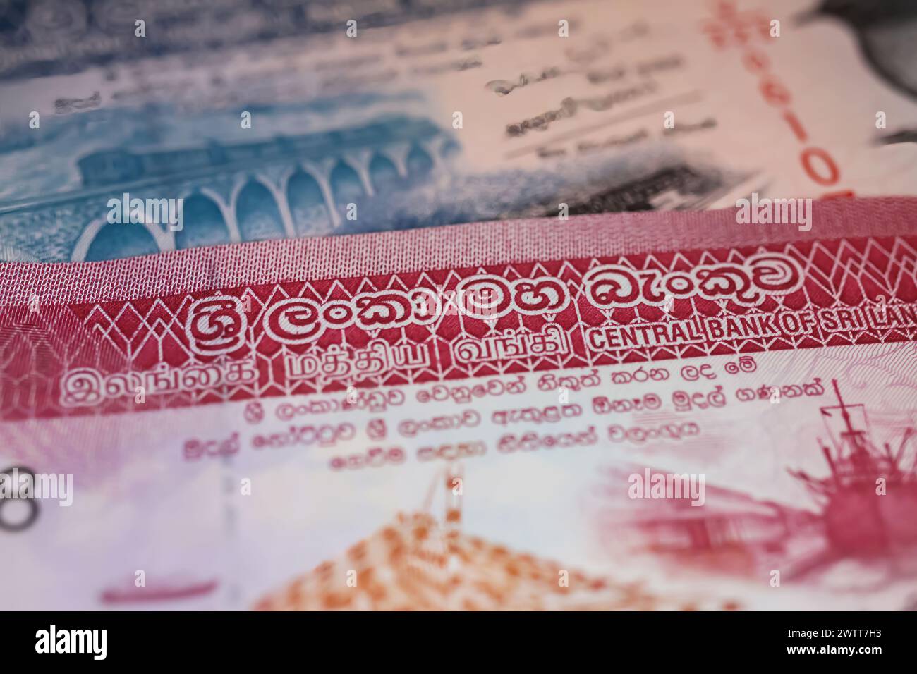 Primo piano della banconota in valuta della Rupia dello Sri Lanka con lettere della banca centrale Foto Stock