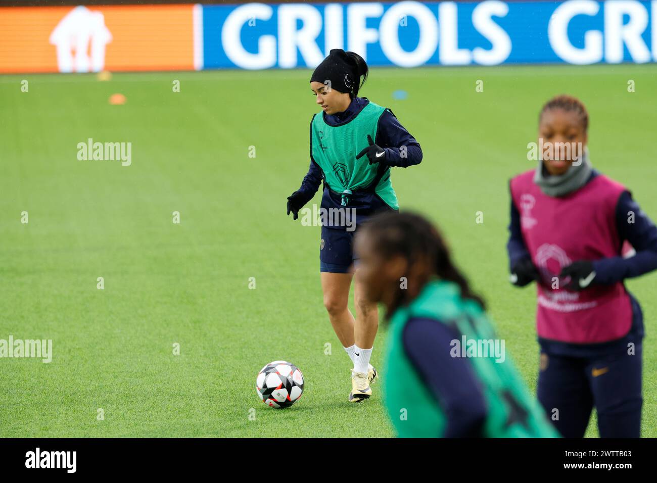 GOTHENBURG, SVEZIA 20240319Sakina Karchaoui durante una sessione di allenamento con PSG Ladies alla Bravida Arena prima dei quarti di finale dei campioni Foto Stock