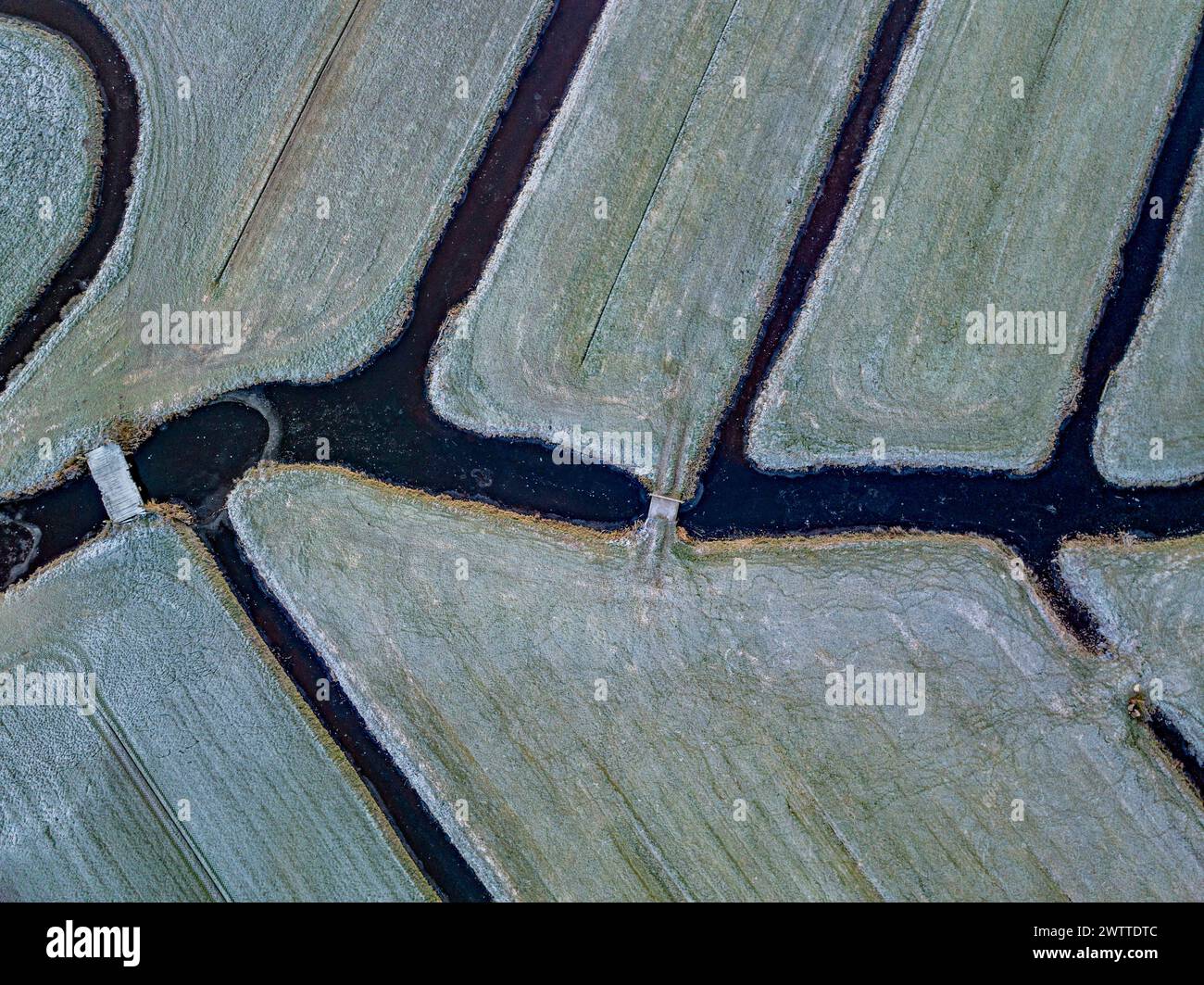 Veduta aerea di un mosaico di campagna ghiacciato Foto Stock
