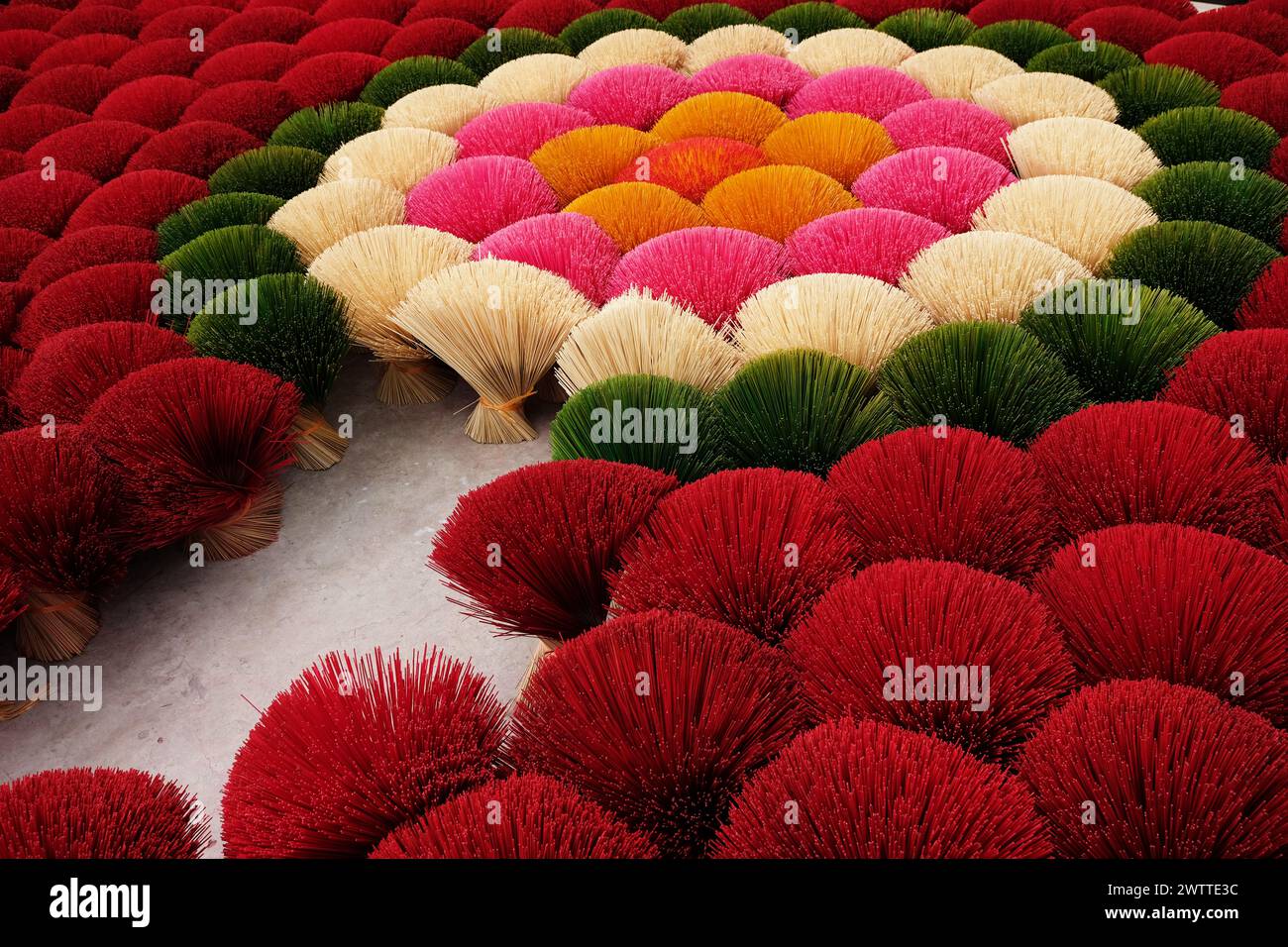 Fabbrica di incenso, Quang Phu Cau, Vietnam, Asia Foto Stock