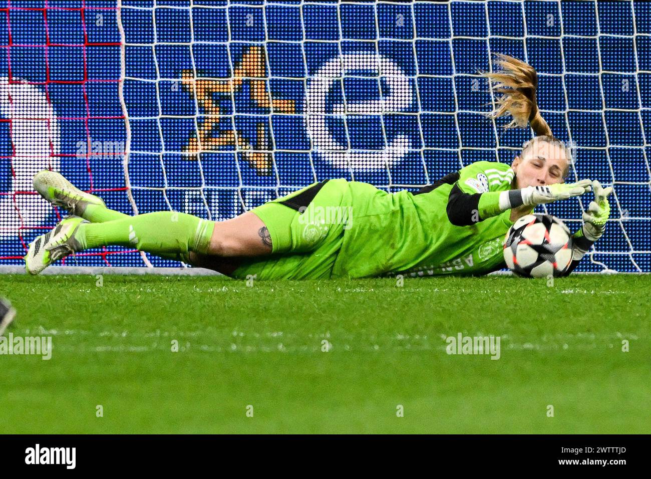 AMSTERDAM - la portiere dell'Ajax Regina van Eijk durante i quarti di finale femminile di UEFA Champions League tra l'Ajax e il Chelsea FC alla Johan Cruijff Arena il 19 marzo 2024 ad Amsterdam, Paesi Bassi. ANP GERRIT VAN COLOGNE Foto Stock