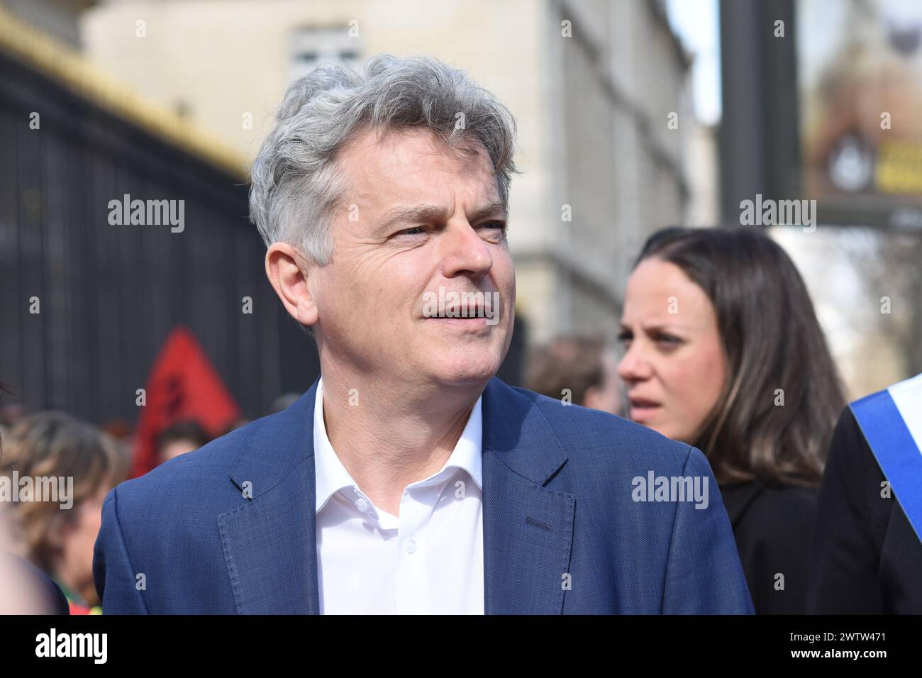 Plusieurs milliers de grévistes de la fonction publique ont défilé dans Paris pour demander des augmentations et Plus de moyens pour les institutions Foto Stock