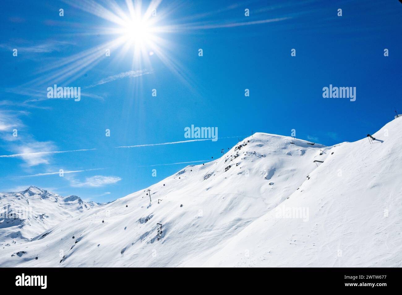 Les Menuires, Francia, paesaggio di piste a Les Menuires, solo editoriale. Foto Stock