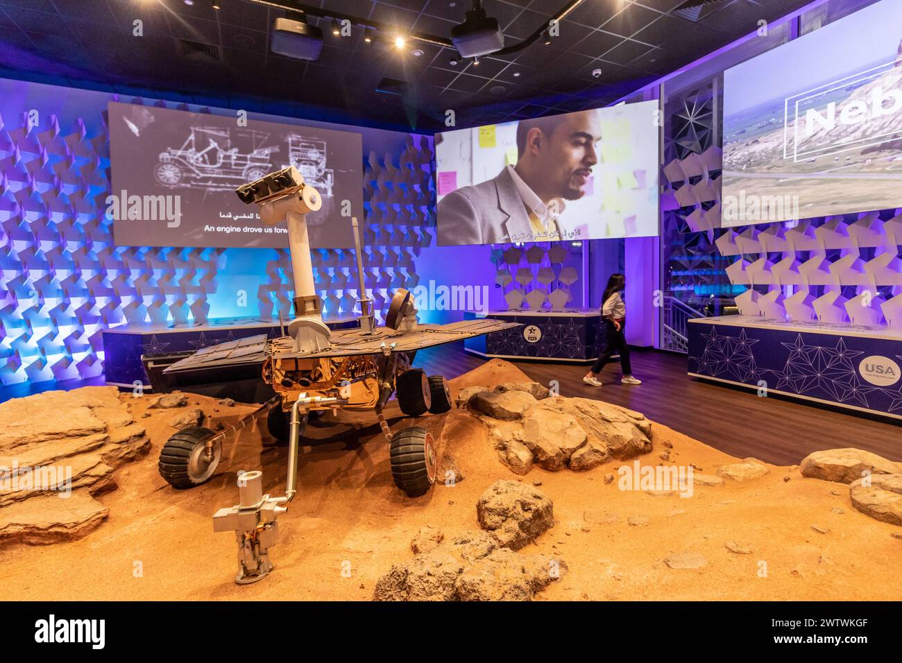 DUBAI, Emirati Arabi Uniti - 30 OTTOBRE 2021: Mars Exploration Rover nel padiglione USA all'Expo 2020 di Dubai, Emirati Arabi Uniti. Foto Stock