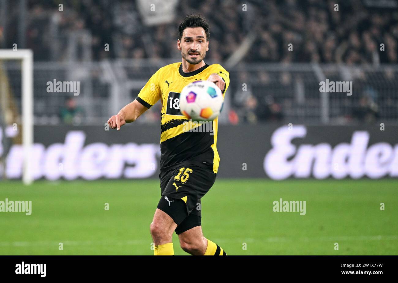Bundesliga, segnale Iduna Park Dortmund: Borussia Dortmund vs Eintracht Francoforte; Mats Hummels (BVB) Foto Stock