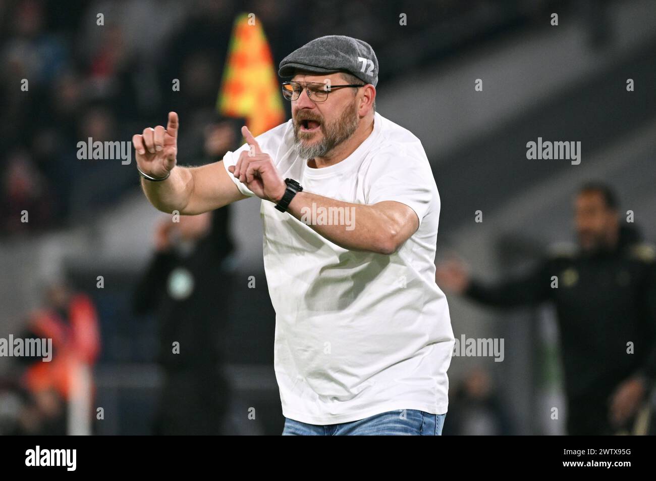 2) Bundesliga, Merkur Spiele Arena Düsseldorf, fortuna Düsseldorf vs Hamburger SV; allenatore Steffen Baumgart (HSV) Foto Stock