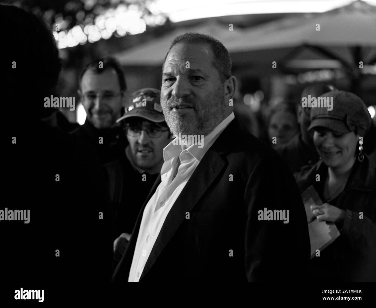 Zurigo / Svizzera, 22 settembre 2016. Il produttore Harvey Weinstein al Zurich Film Festival è circondato dai fan. Crediti: Walter Gilgen Foto Stock