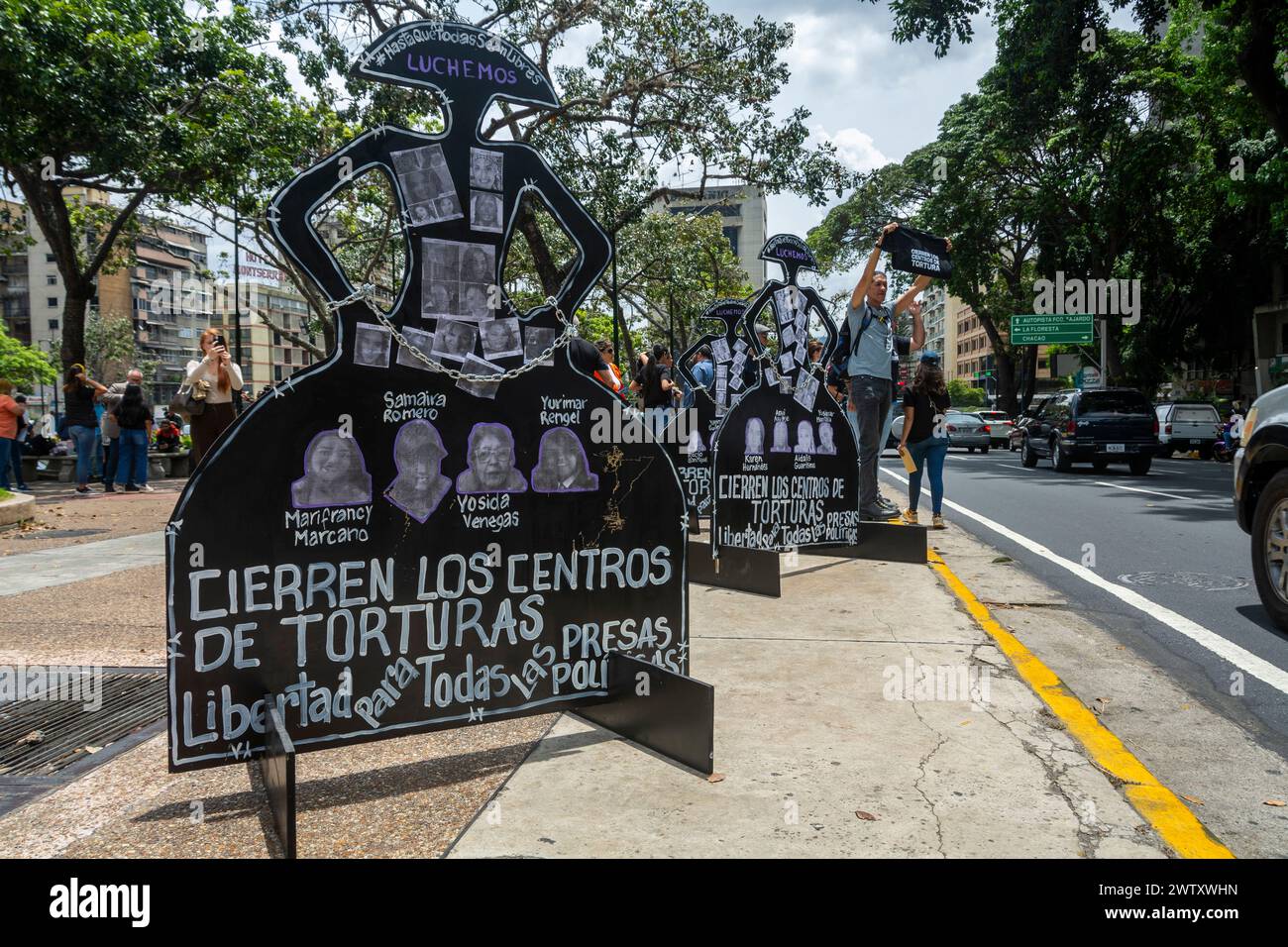 Protesta per la libertà di tutti i prigionieri politici in Plaza Francia de Altamira a Caracas, Venezuela. Foto Stock