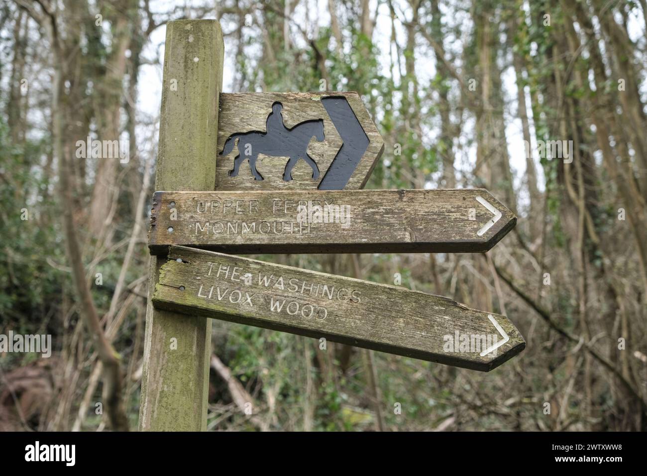 Intorno a Redbrook, un piccolo villaggio nella Wye Valley nel Gloucestershire, insegna del sentiero pedonale per Monmouh Foto Stock