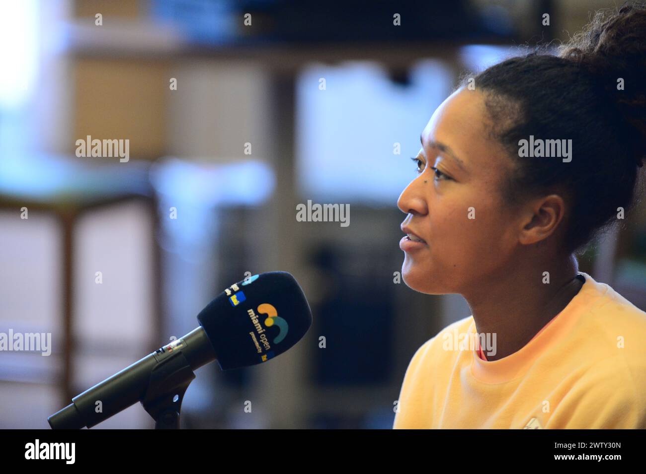 MIAMI GARDENS, FLORIDA - 19 MARZO: Naomi Osaka (Giappone/Haiti) parla ai media durante il Miami Open 2024 presentato da Itaú all'Hard Rock Stadium il 19 marzo 2024 a Miami Gardens, Florida. (Foto di JL/Sipa USA) Foto Stock