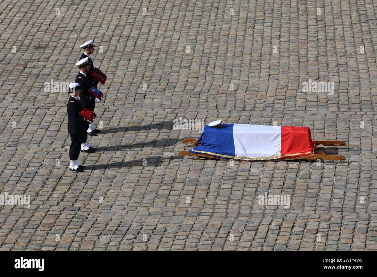 Parigi, Francia. 20 marzo 2024. Cerimonia di "tributo nazionale" al defunto politico e ammiraglio francese Philippe de Gaulle, figlio di Charles de Gaulle, all'Hotel des Invalides di Parigi, in Francia, 20 marzo 2024. Ammiraglio Philippe de Gaulle, figlio maggiore del generale Charle- de-Gaulle, primo presidente della Quinta Repubblica francese credito: MAXPPP/Alamy Live News Foto Stock