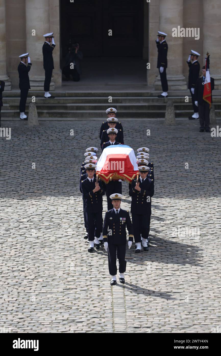 Parigi, Francia. 20 marzo 2024. Cerimonia di "tributo nazionale" al defunto politico e ammiraglio francese Philippe de Gaulle, figlio di Charles de Gaulle, all'Hotel des Invalides di Parigi, in Francia, 20 marzo 2024. Ammiraglio Philippe de Gaulle, figlio maggiore del generale Charle- de-Gaulle, primo presidente della Quinta Repubblica francese credito: MAXPPP/Alamy Live News Foto Stock