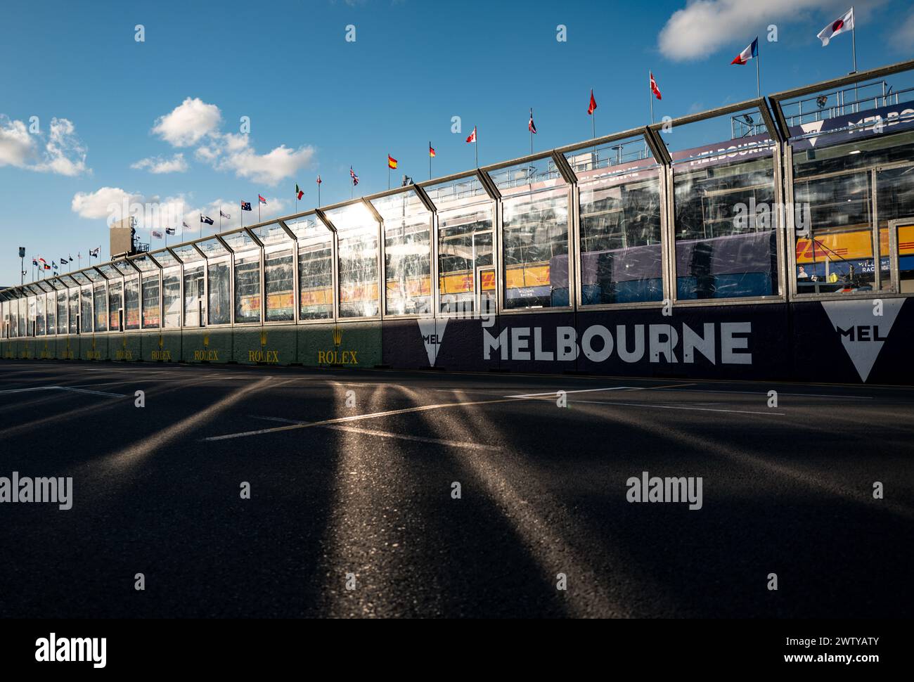 Albert Park Grand Prix Circuit, 20 marzo 2024: Una vista generale del rettilineo principale durante il Gran Premio d'Australia di Formula 1 2024. Corleve/Alamy Live News Foto Stock