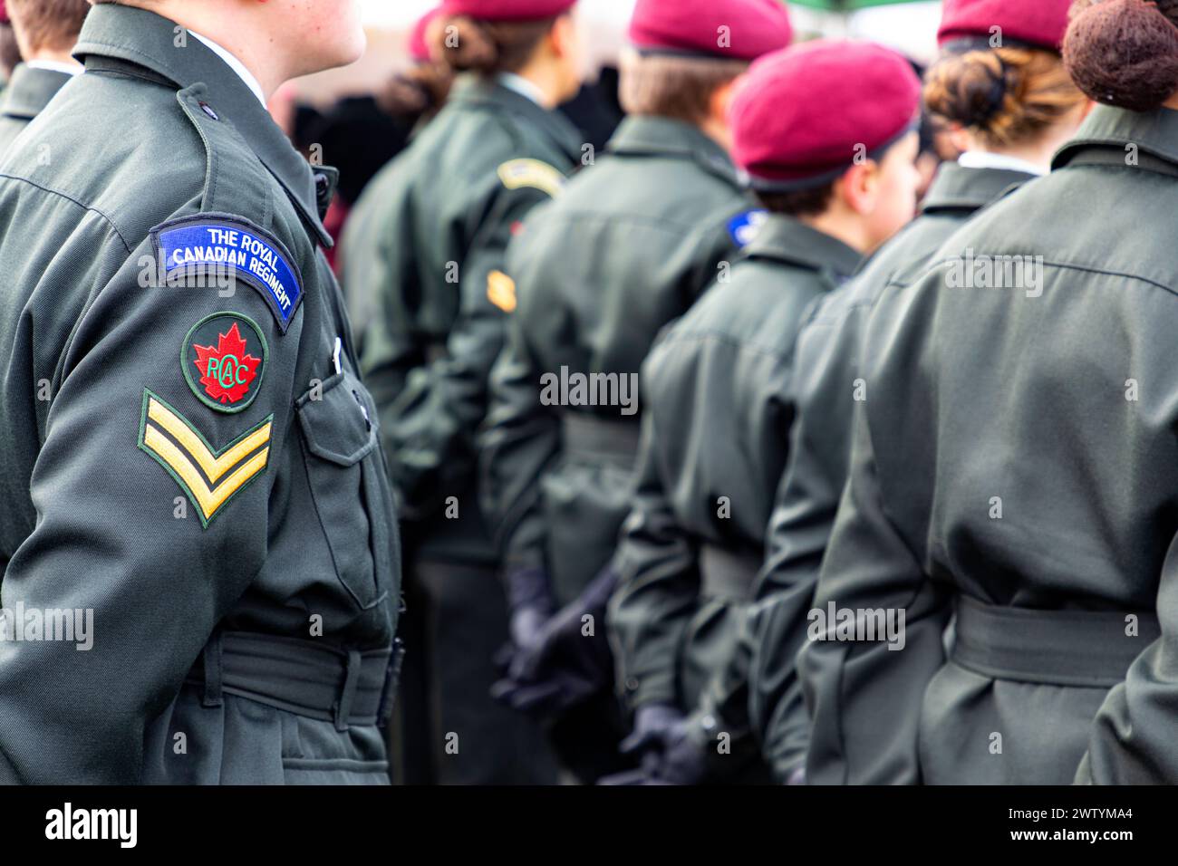 I cadetti dell'esercito partecipano a una cerimonia al cimitero di Beechwood e al cimitero militare nazionale di Ottawa, Ontario, Canada Foto Stock