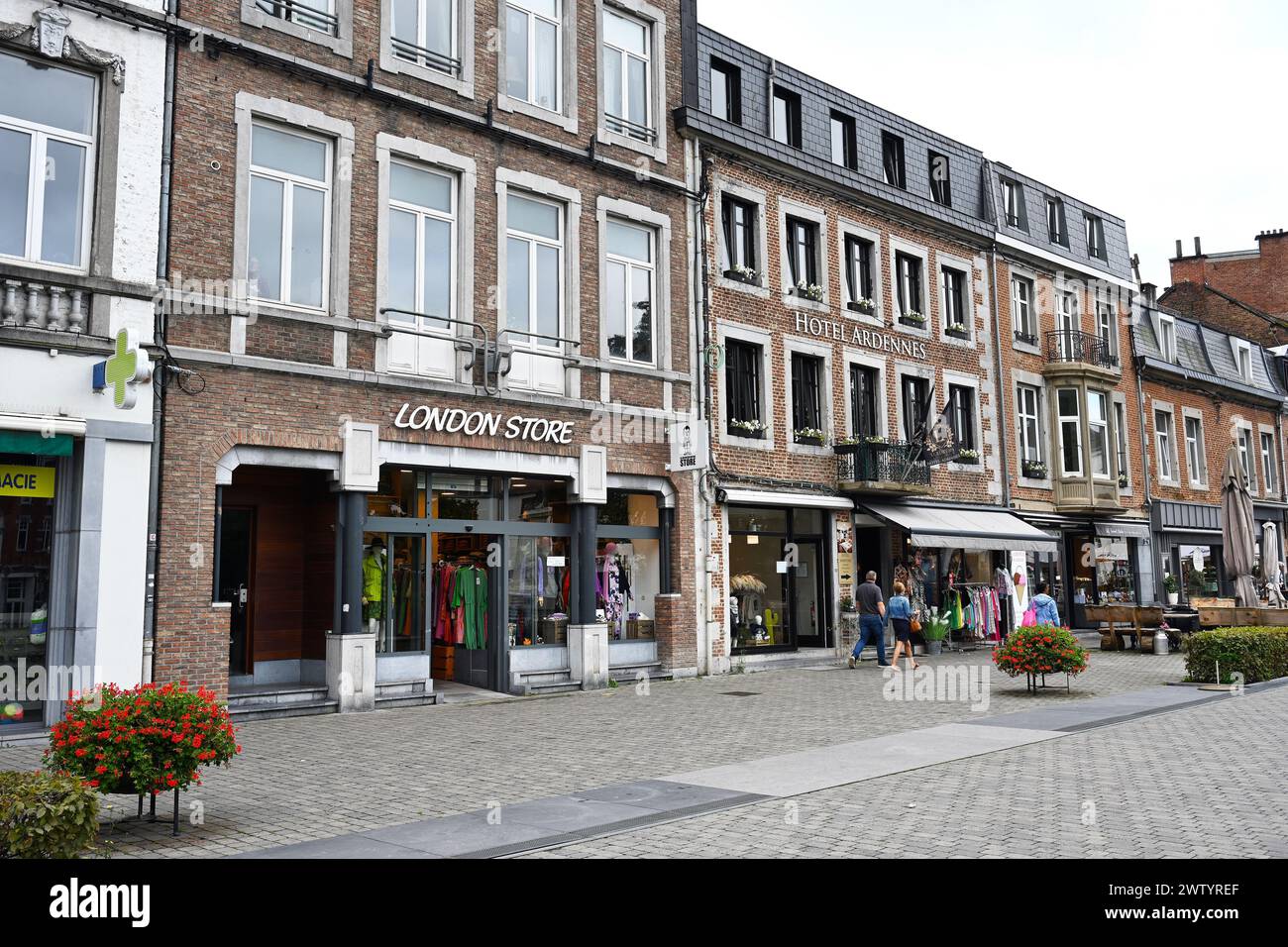 Promenade nel quartiere dello shopping nella città di Spa Foto Stock