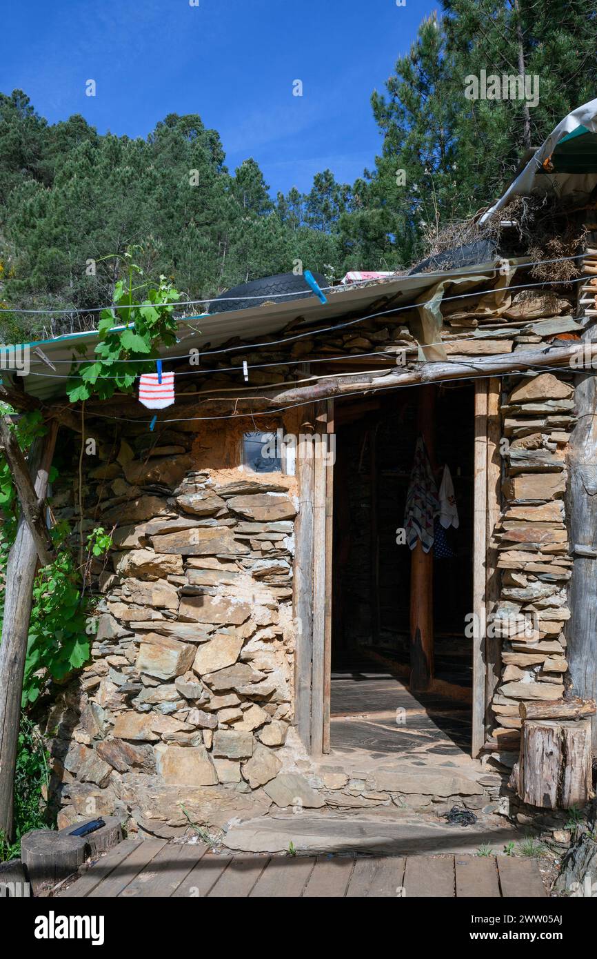 Portogallo, Distretto di Coimbra, Coic vicino a Colmeal, "The Goat Shed" (Un ex edificio agricolo convertito in una casa vacanze (dettaglio ingresso principale) Foto Stock