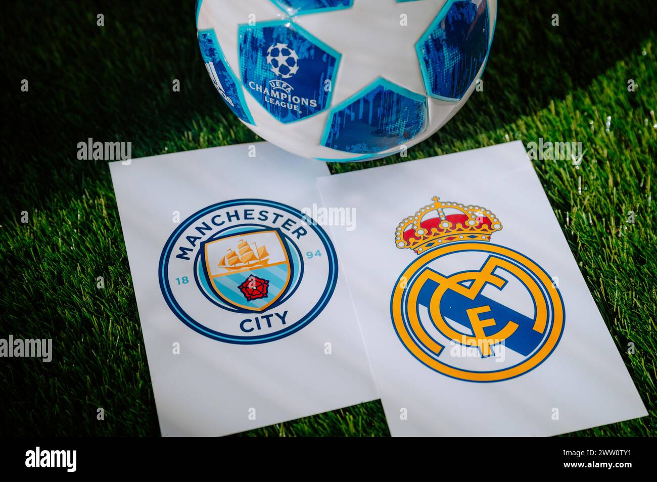 PARIGI, FRANCIA, MARZO. 16. 2024: Real Madrid (ESP) vs Manchester City (ENG) quarti di finale UEFA Champions League 2024 in Europa. Logo del Foto Stock