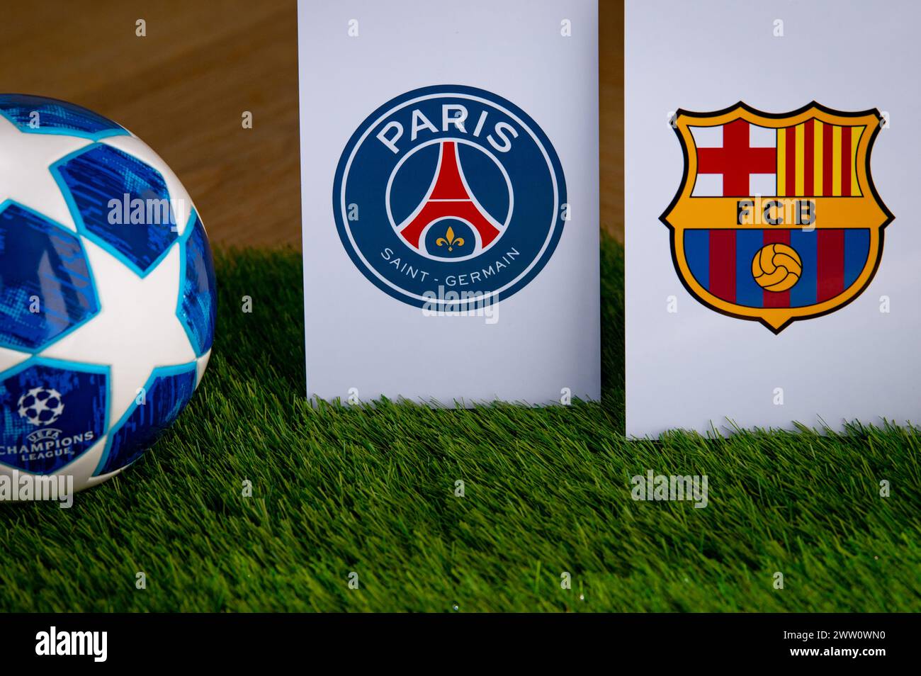 PARIGI, FRANCIA, MARZO. 16. 2024: Paris Saint-Germain (fra) vs FC Barcelona (ESP. Quarti di finale di calcio UEFA Champions League 2024 in Europa. Logo Foto Stock