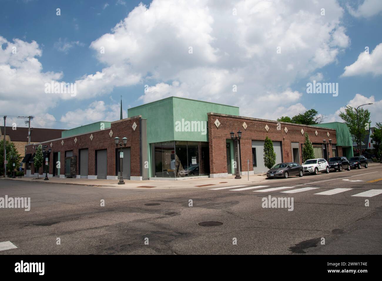 St Paul, Minnesota. Popolare quartiere dello shopping di Grand Ave e corridoio degli affari. Edifici vuoti di proprietà dello State Teachers Retirement System dell'Ohio Foto Stock