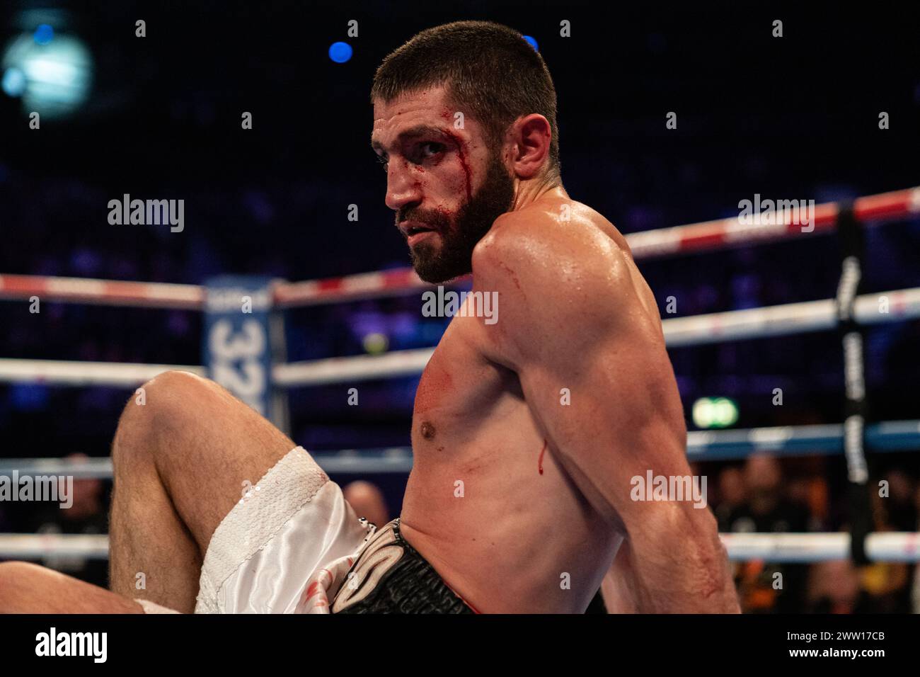 Pierce o'Leary segna una vittoria per KO su Hovhannes Martirosyan Foto Stock