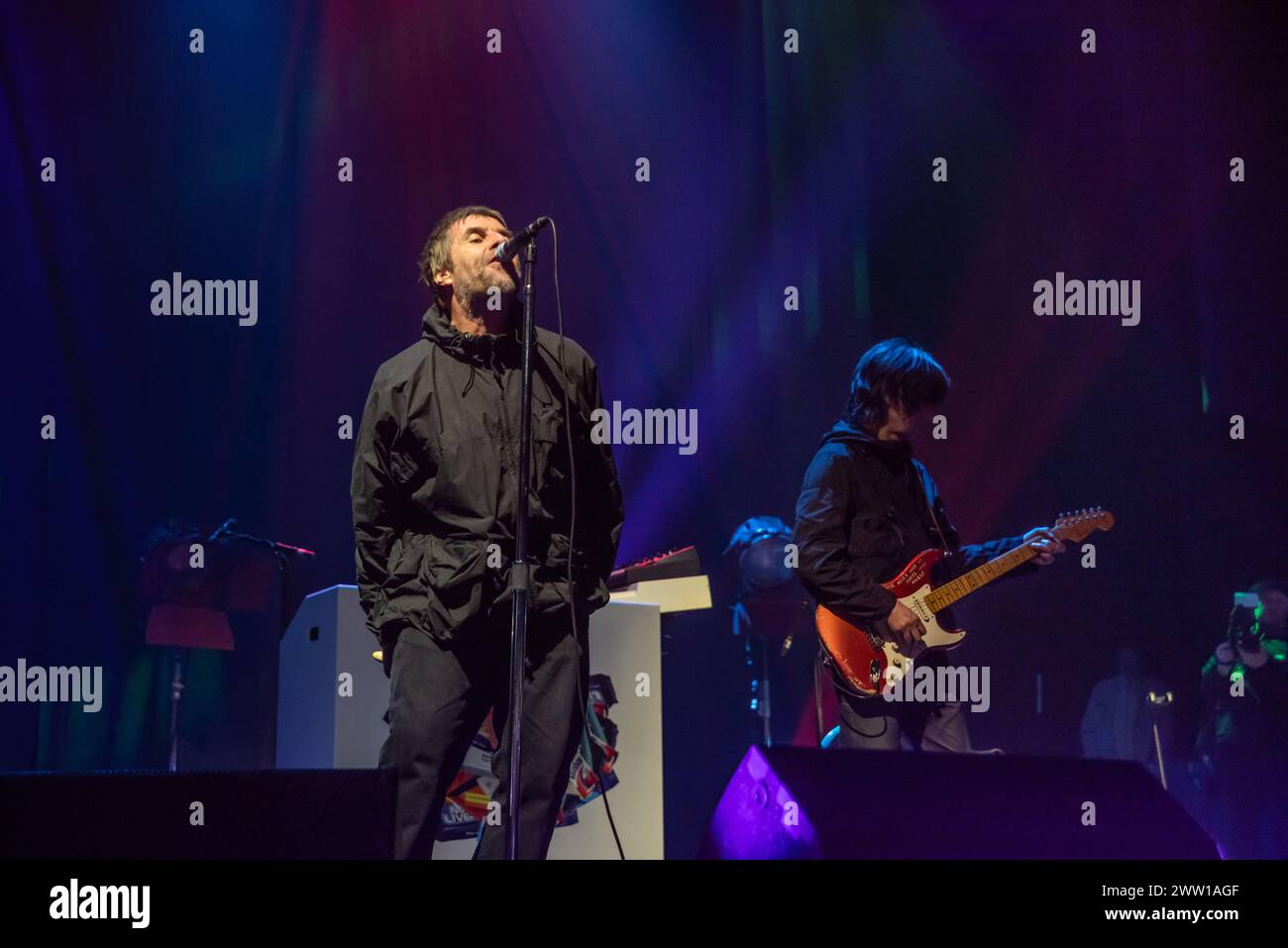 Manchester, Regno Unito. 20 marzo 2024. Liam Gallagher e John Squire sul palco per il primo di due concerti a casa al Manchester Apollo. Cristina Massei/Alamy Live News Foto Stock