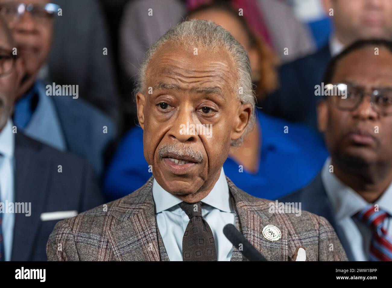 Il reverendo al Sharpton parla durante la manifestazione a sostegno di Haiti al municipio di New York il 20 marzo 2024 Foto Stock