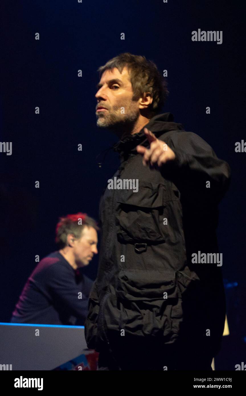 Manchester, Regno Unito. 20 marzo 2024. Liam Gallagher e John Squire sul palco per il primo di due concerti a casa al Manchester Apollo. Cristina Massei/Alamy Live News Foto Stock