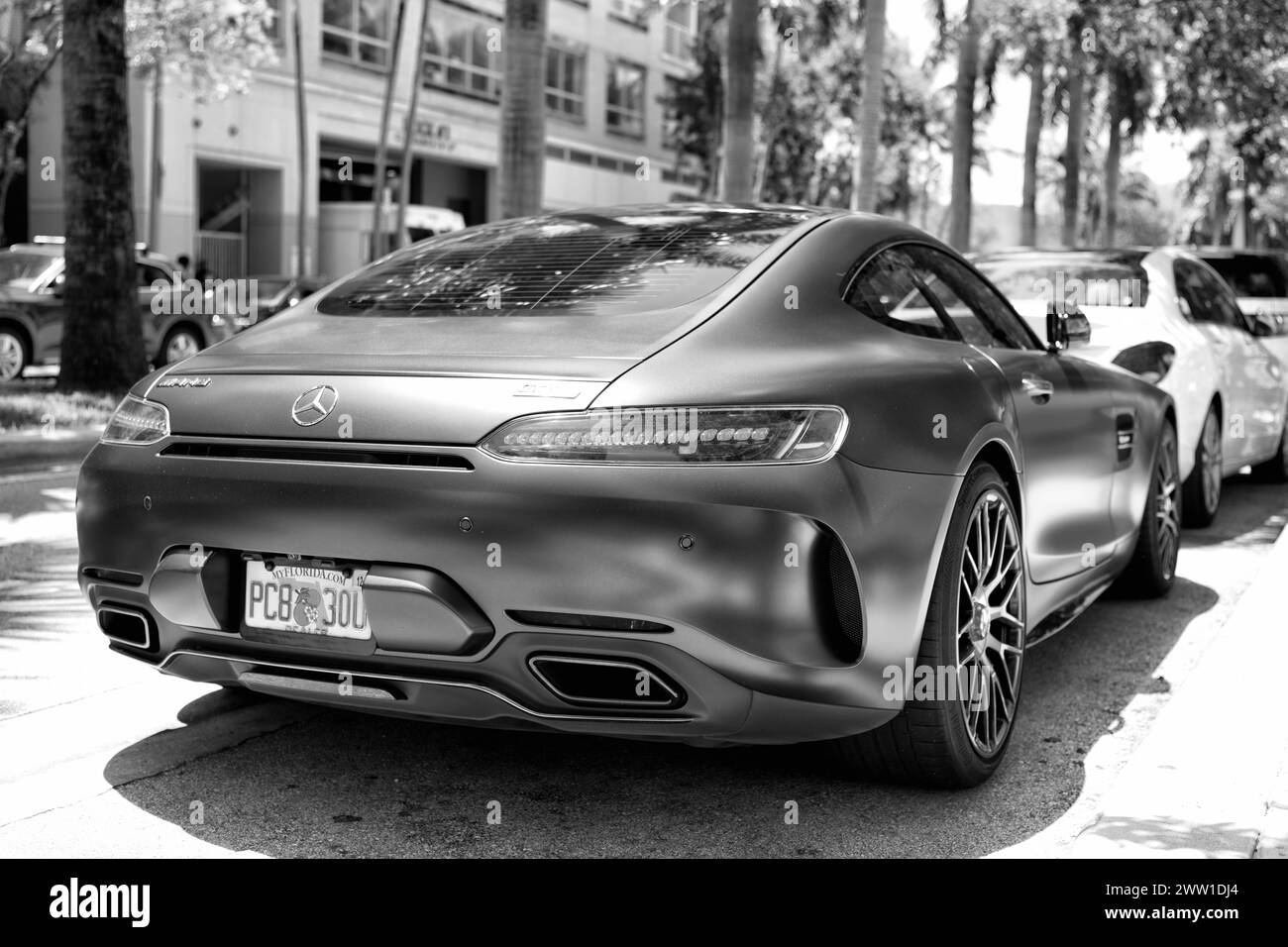 Miami Beach, Florida USA - 15 aprile 2021: mercedes benz V8 biturbo, vista angolo posteriore basso. Foto Stock