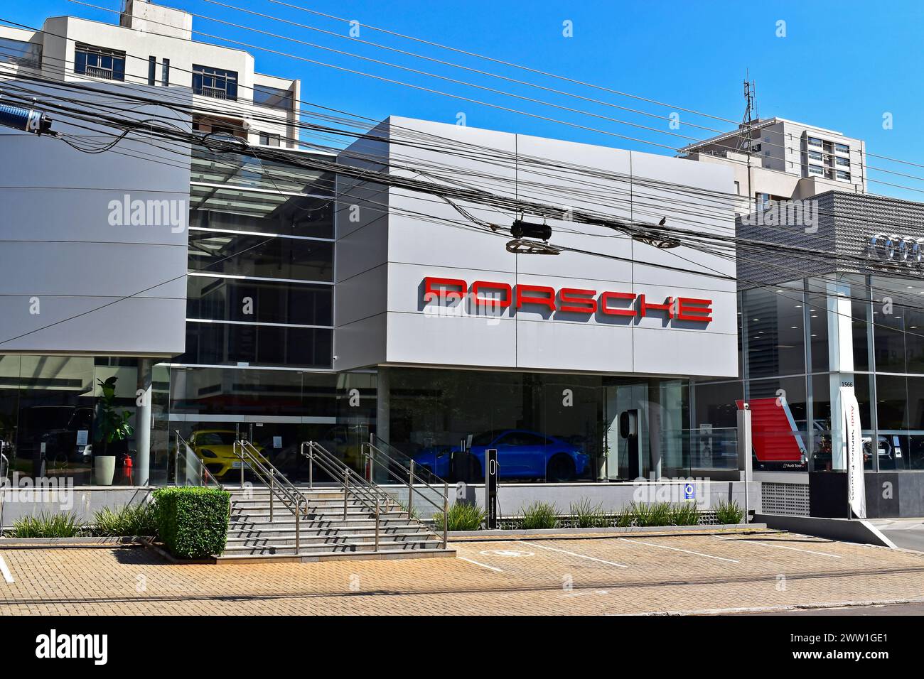 RIBEIRAO PRETO, SAN PAOLO, BRASILE - 29 dicembre 2023: Facciata del famoso marchio automobilistico Foto Stock