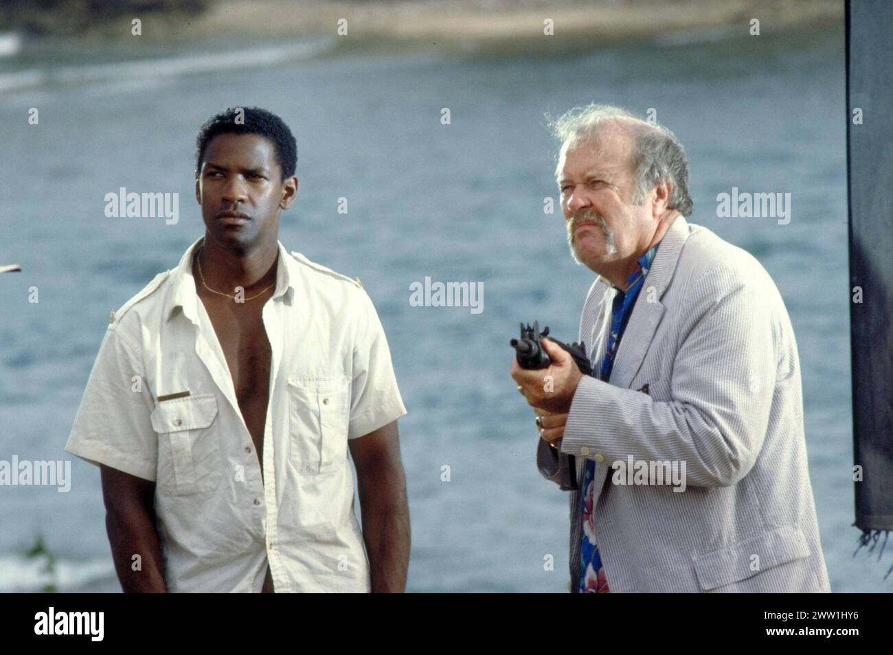 M. Emmet Walsh muore a 88 The Mighty Quinn 1989 Denzel Washington nel ruolo di Xavier Quinn M. Emmet Walsh nel ruolo di Fred Miller Foto Stock