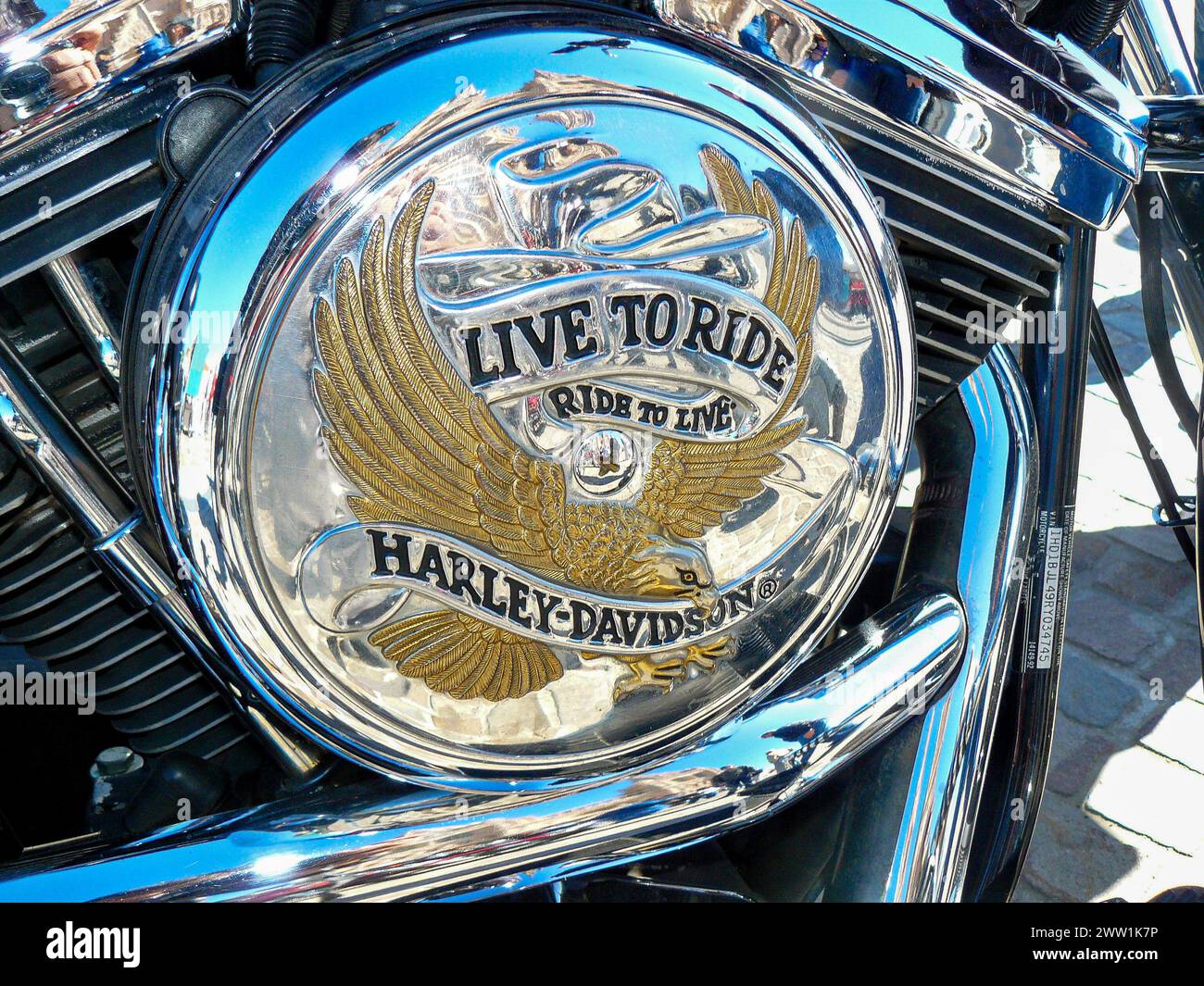 slogan sul coperchio laterale del motore di una motocicletta harley davison Foto Stock