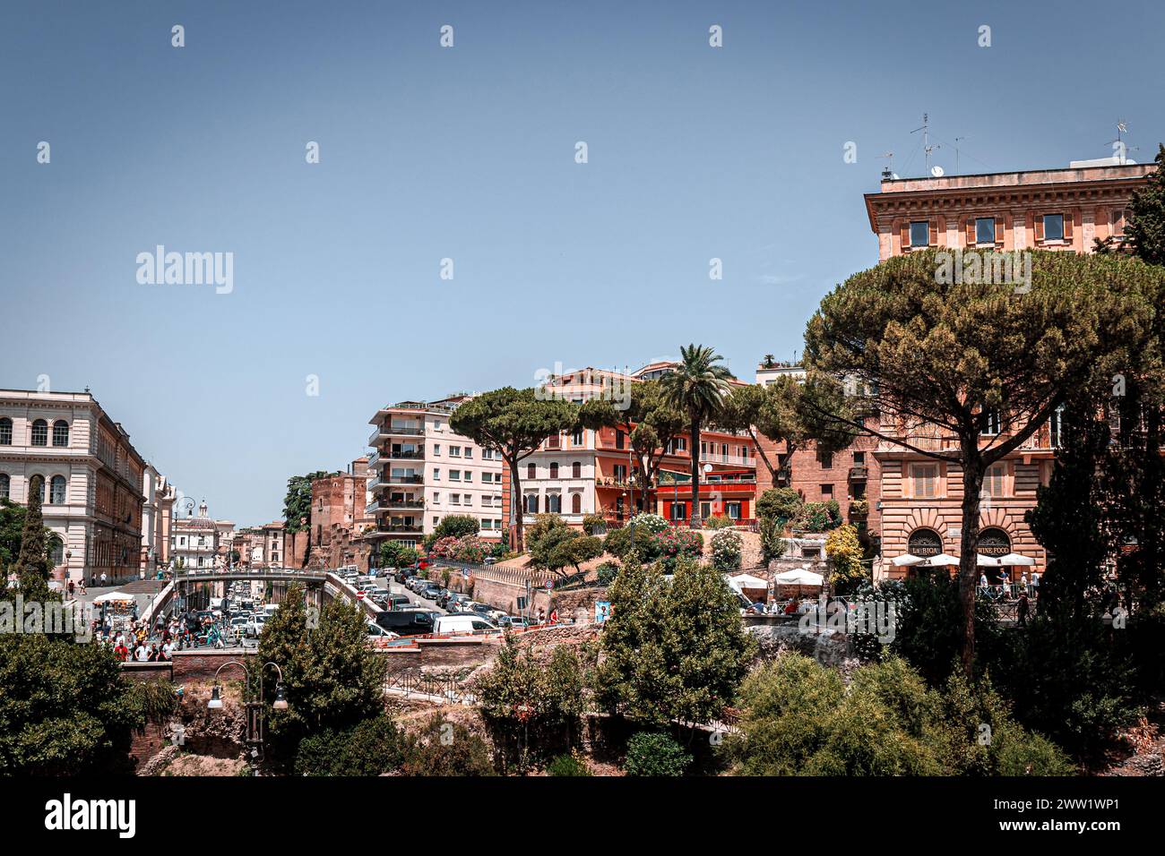 Roma, Italia - 14 agosto 2023: Moderni edifici residenziali vicino al centro di Roma, Italia Foto Stock