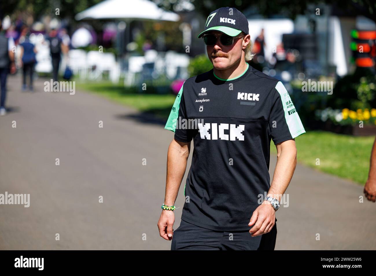 21 marzo 2024: Melbourne Grand Prix Circuit, Melbourne, Victoria, Australia; Australian Formula 1 Grand Prix: Arrivo e ispezione giorno: Numero 77 pilota di Kick Sauber Valtteri Bottas alla Formula 1 australiana Foto Stock