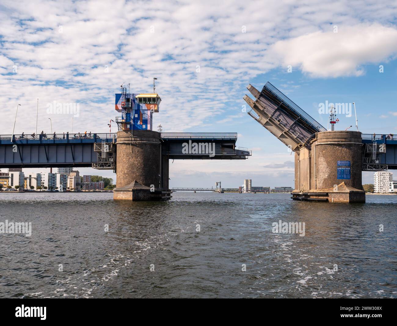 Limfjordsbroen, ponte sul Limfjord, che collega Aalborg e Nørresundby, Nordjylland, Danimarca Foto Stock