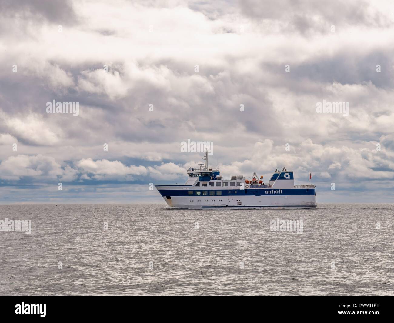 Imbarcati sul traghetto passeggeri che naviga sul Kattegat tra Anholt e Grenaa, Midtjylland, Danimarca Foto Stock
